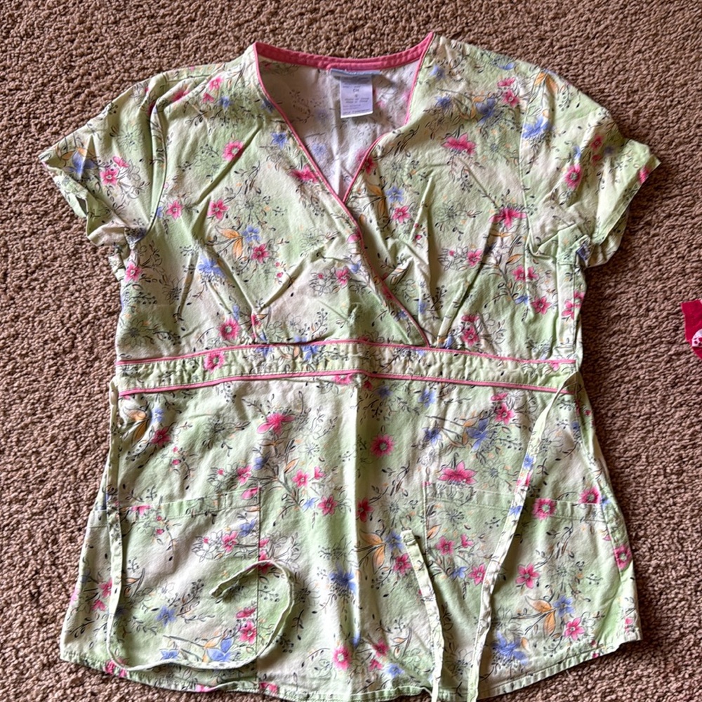 Scrub top